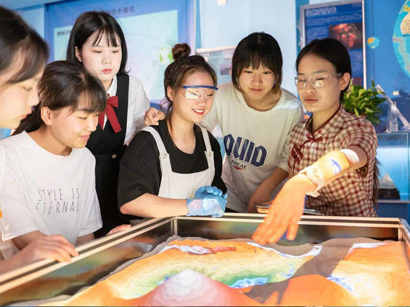 延长数字化地理实验室