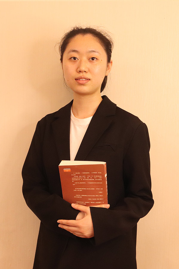 延长梁艺 本科学历，优秀班主任