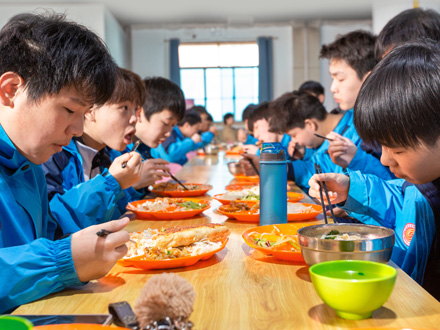 延长学生用餐