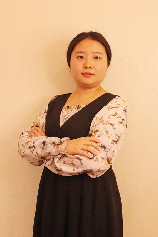 延长何爱玲 本科学历，优秀班主任